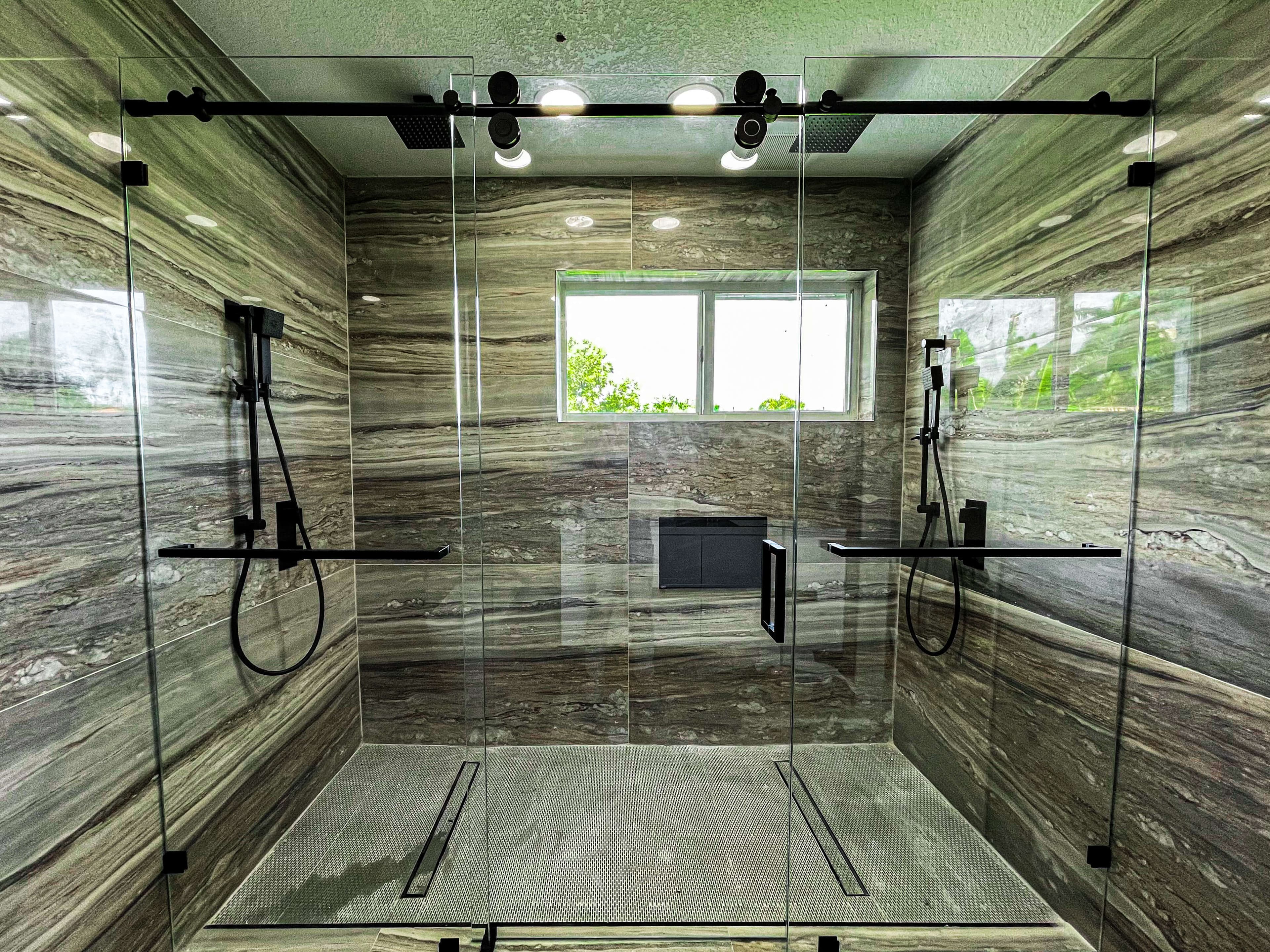 Picture a of a frameless shower door