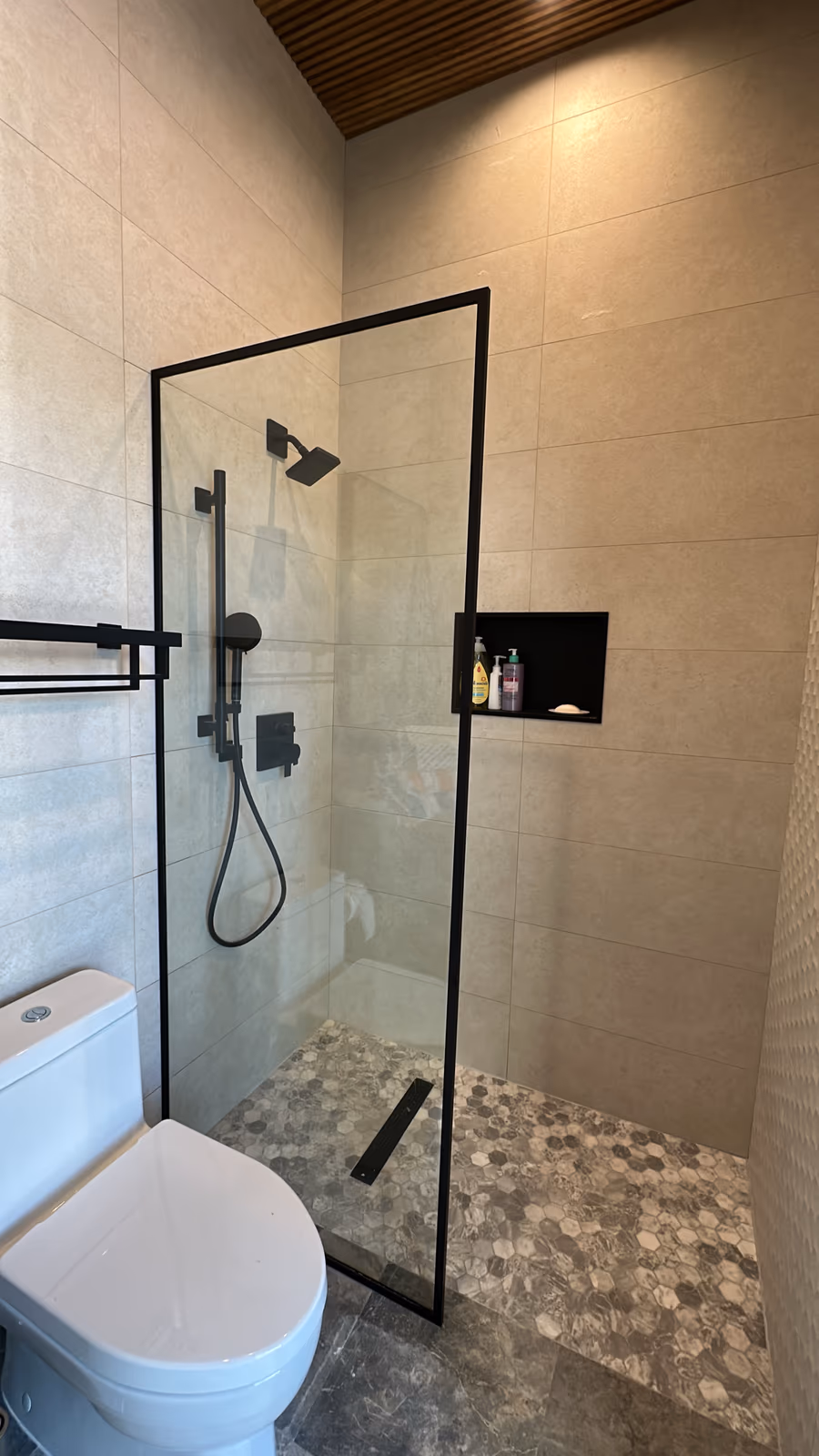 Custom shower glass installation — portfolio photo 2