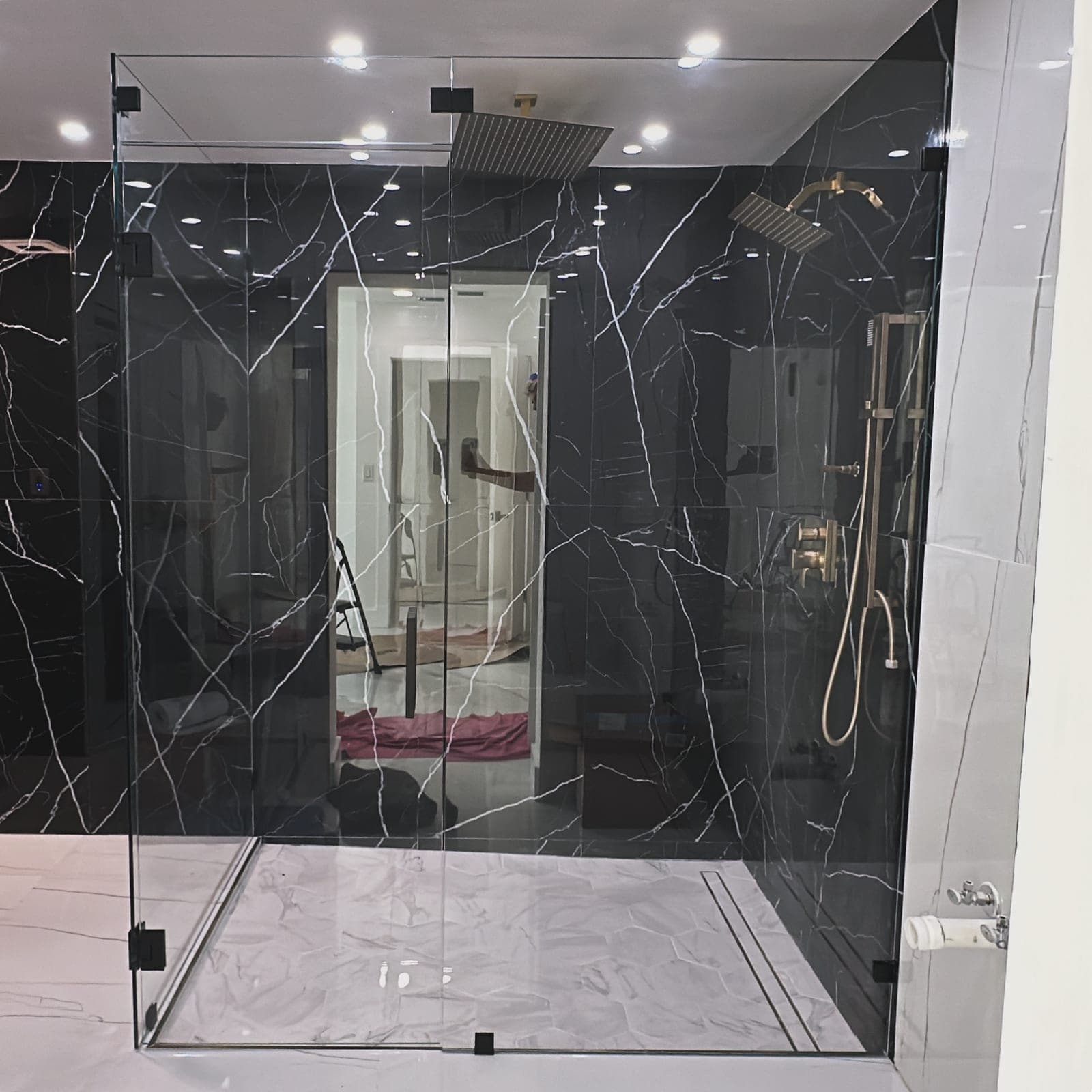 Custom shower glass installation — portfolio photo 6